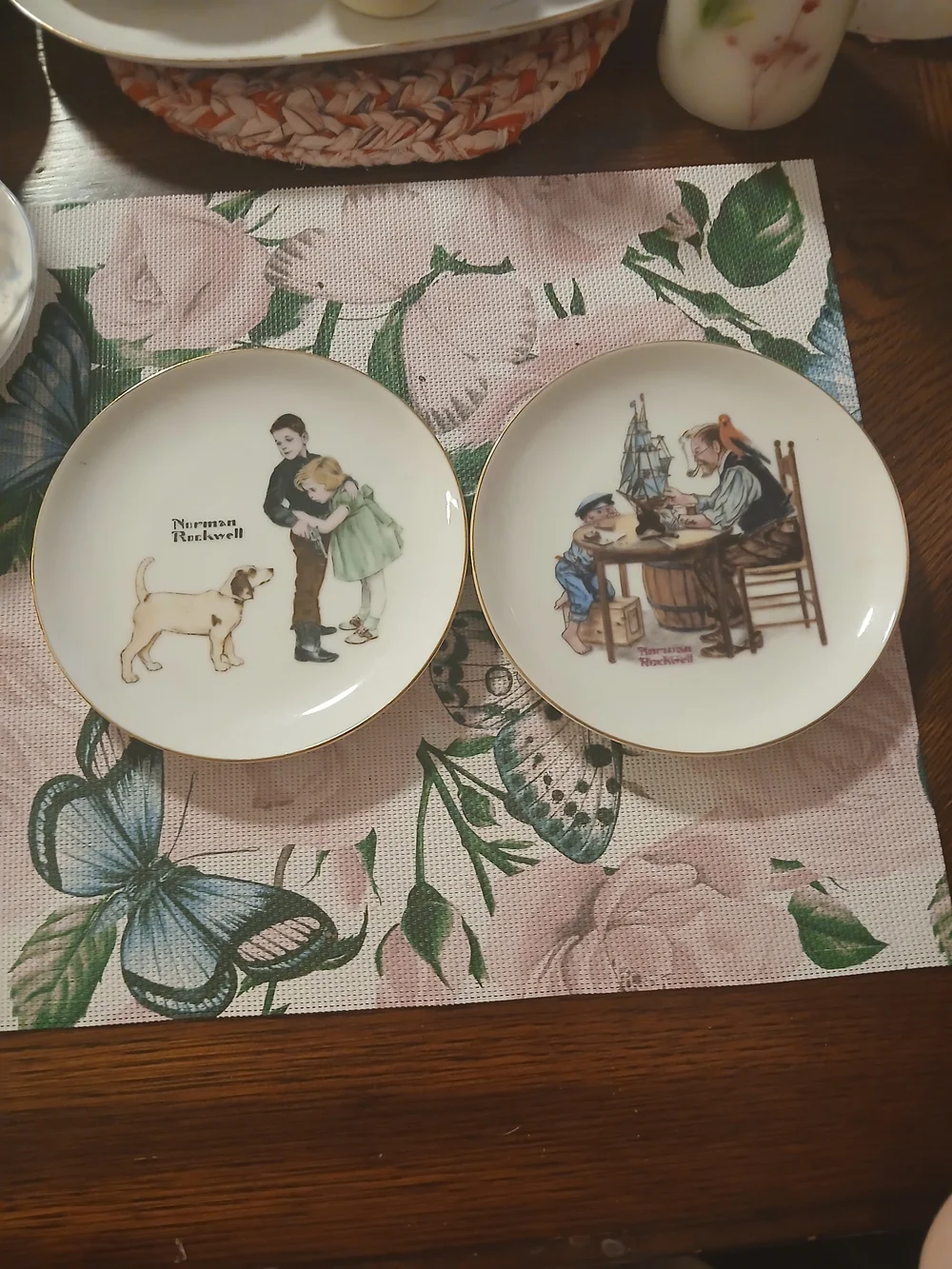 Norman Rockwell Decorative Collector Plate - White with Gold Trim
